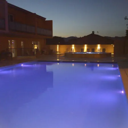 Camping Saint Jean 4* سيكس-فور-لو-بلاج