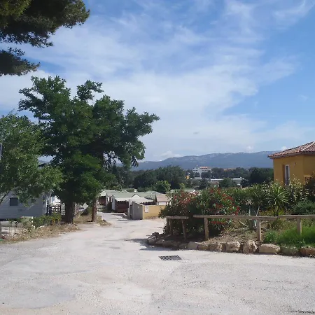 مكان تخييم Camping Saint Jean 4*