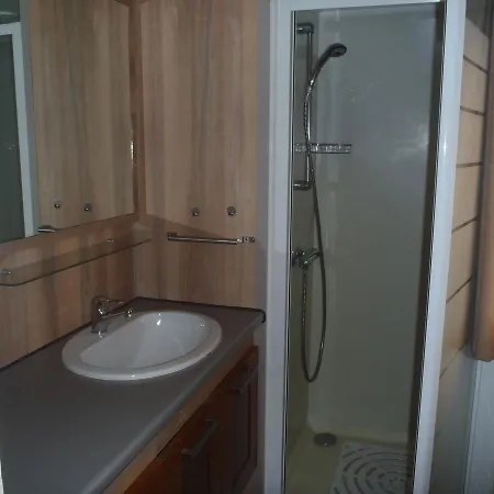 Camping Saint Jean 4* سيكس-فور-لو-بلاج